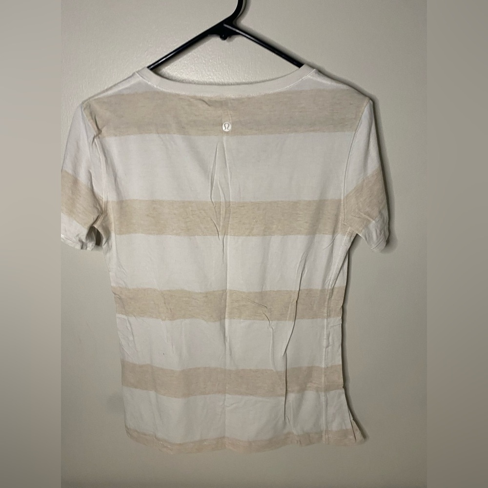 Lululemon top - Picture 2 of 4